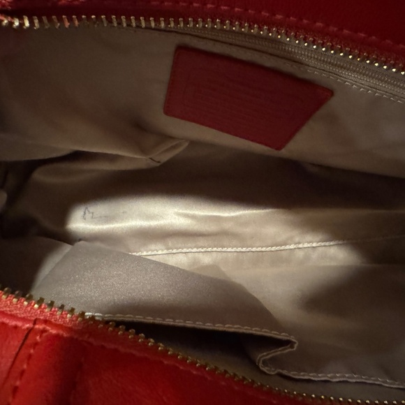 Amazing condition Coach Ashley Leather Satchel Red Bag - Picture 7 of 8